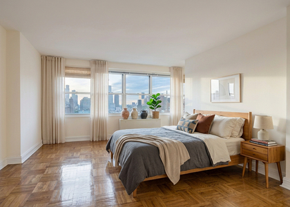  8th Avenue - Photo 1