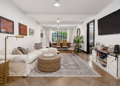 25 Monroe Place - Photo 1
