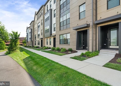 14350 Yesler Avenue - Photo 1