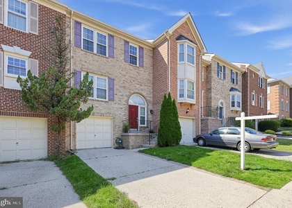 7427 Salford Court - Photo 1