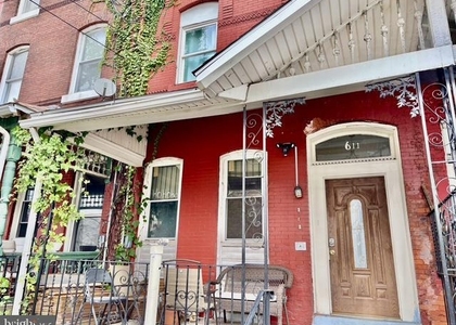 611 32nd Street N - Photo 1