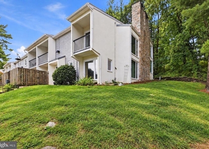 150 W Kenilworth Circle W - Photo 1