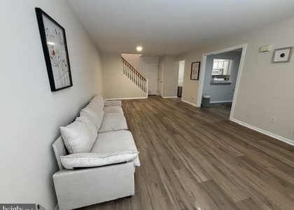 906 Coventry Way - Photo 1