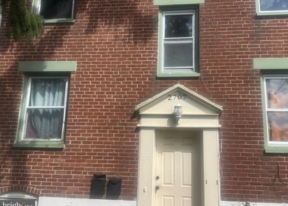 2707 W 4th Street - Photo 1