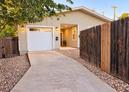 5510 Manor Rd - Photo 1
