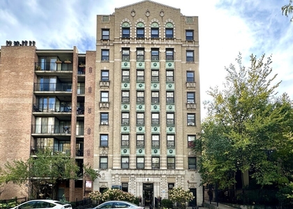 661 W Sheridan Road - Photo 1