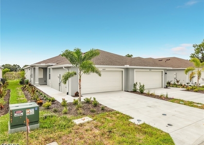 18814 Copperhead Court N - Photo 1