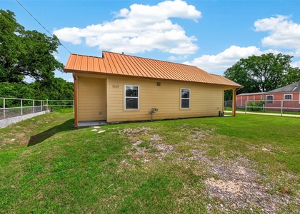 5220 Simsbrook Drive - Photo 1