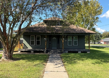 529 E Myrtle Street - Photo 1