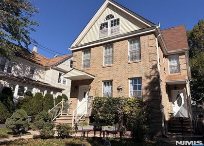 116 Christie - Photo 1