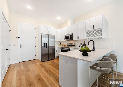 51 Queen Anne - Photo 1