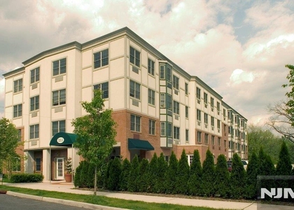 333 Willow - Photo 1