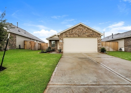 423 Jewett Meadow Drive - Photo 1