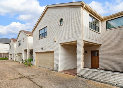 2425 Potomac Drive - Photo 1