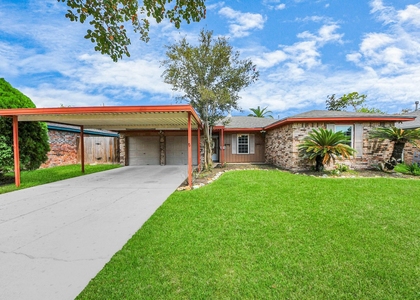 1110 E Brown Lane - Photo 1