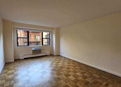 East 79 Street - Photo 1