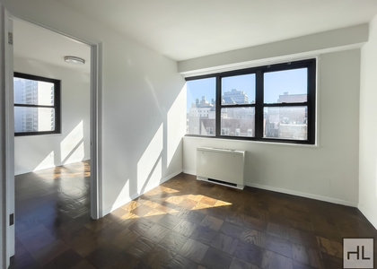 E 16 St - Photo 1