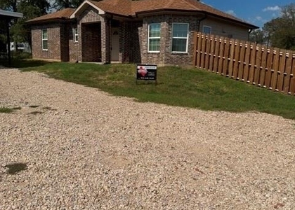 14107 Overstreet - Photo 1