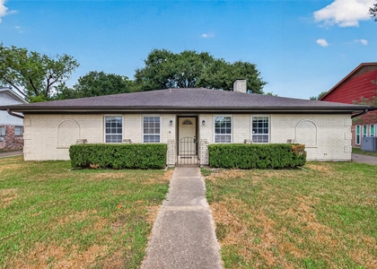 11710 N Petersham Drive - Photo 1