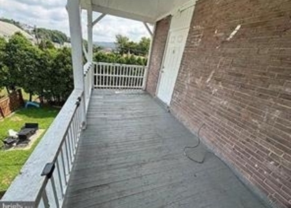 409 W Broad Street - Photo 1