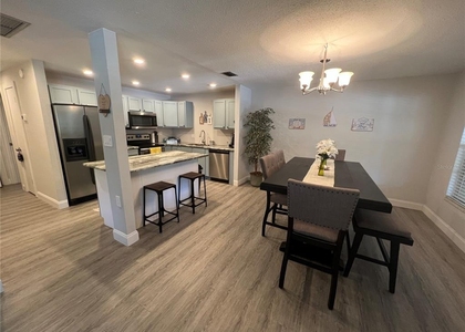 1404 N Saturn Avenue - Photo 1