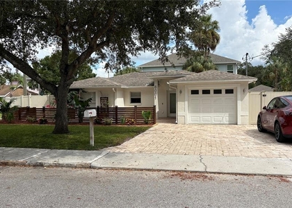 6001 N Lynn Avenue - Photo 1