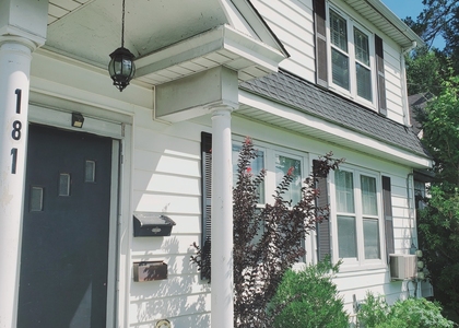 181 Strawberry Hill Avenue - Photo 1