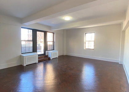 W 73rd St - Photo 1