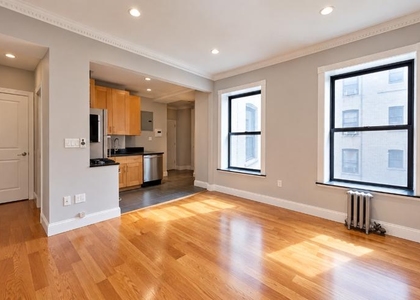 E 100th St - Photo 1