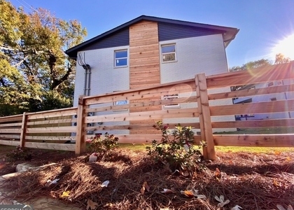536 College Street - Photo 1