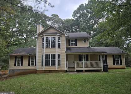 141 Club Circle - Photo 1