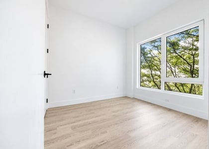 706 East 32nd Street - Photo 1