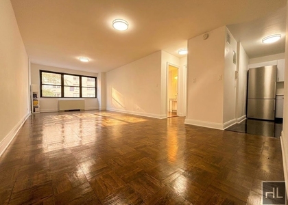 5 Avenue - Photo 1