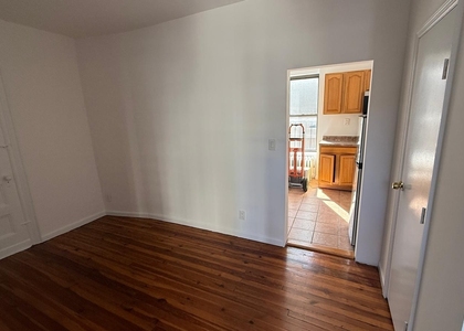 York Avenue - Photo 1
