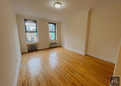 East 83 Street - Photo 1