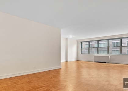 Eighth Avenue - Photo 1