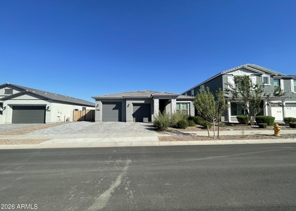 22698 E Roundup Way - Photo 1