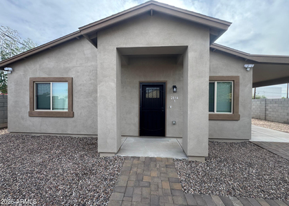 2814 E Roeser Road - Photo 1
