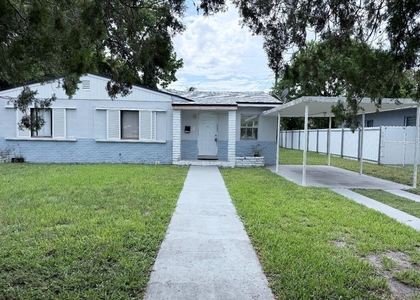16100 Ne 10th Avenue - Photo 1