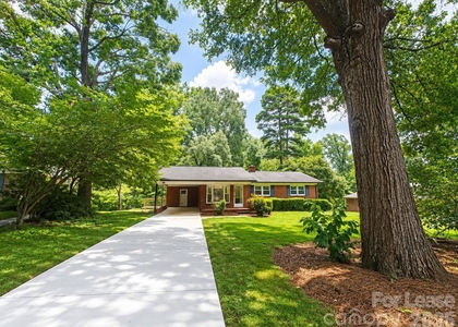 109 Holly Drive - Photo 1