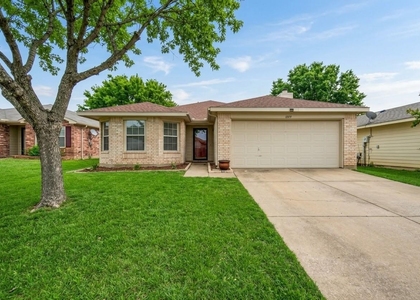 1409 Ash Street - Photo 1