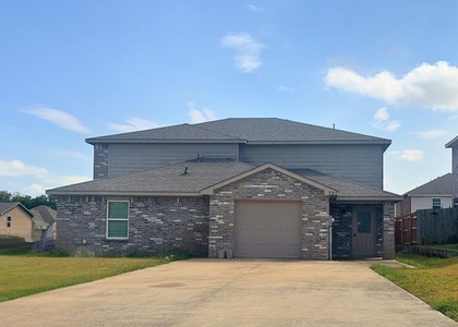 721 E College Street - Photo 1
