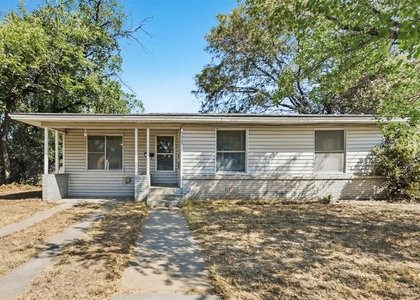 5025 Catalpa Street - Photo 1