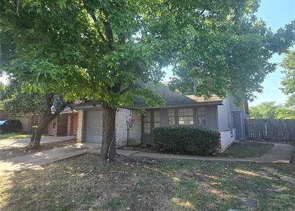 919 Gaynor Avenue - Photo 1