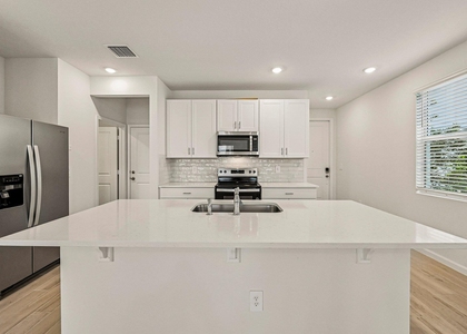 642 Salisbury Circle - Photo 1