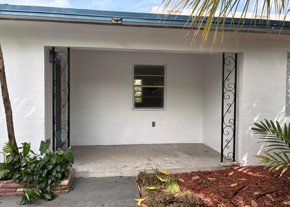505 N 20th Avenue - Photo 1