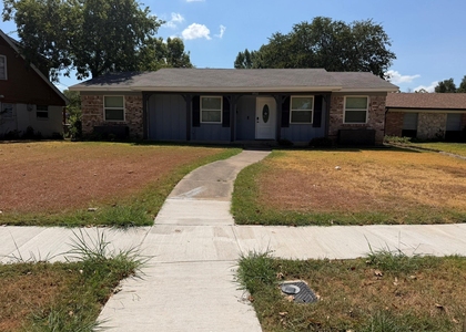 3932 Sun Valley Court - Photo 1