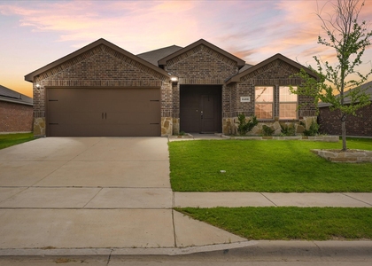 1403 Thunder Canyon Way - Photo 1