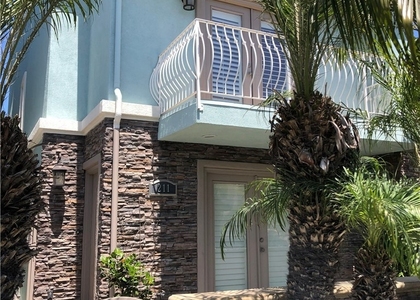 211 7th Street - Photo 1