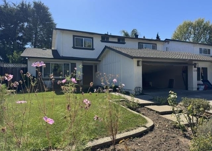 720 W 9th Street - Photo 1